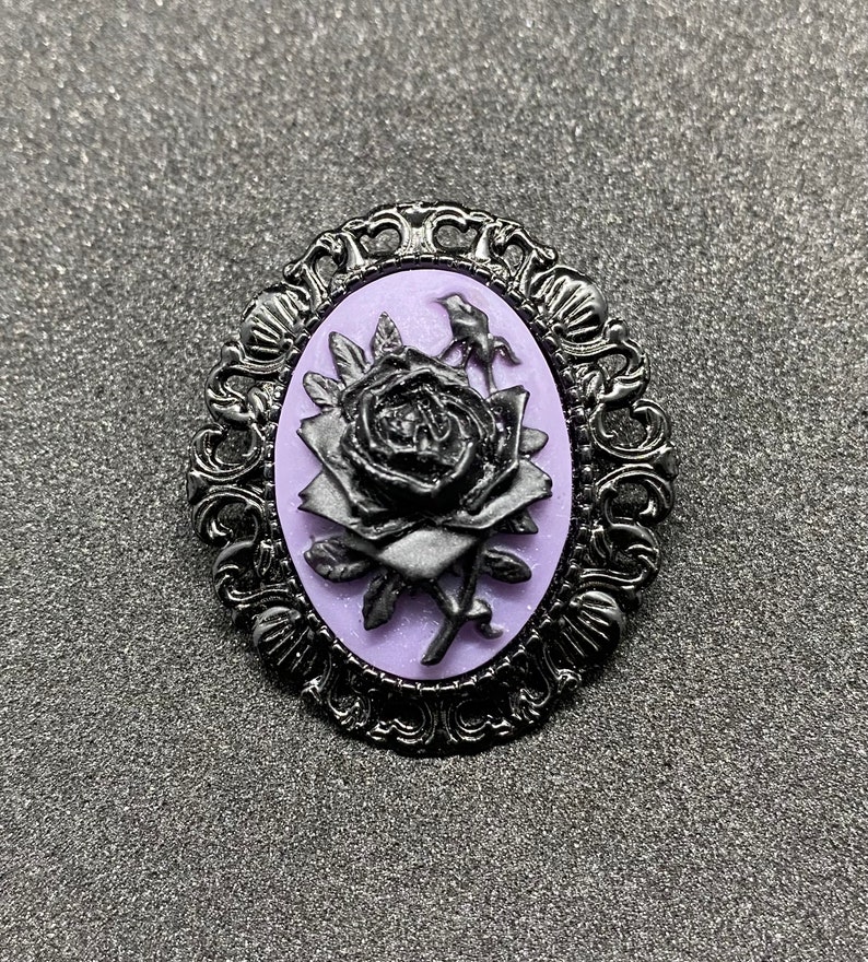 Purple and Black Rose Cameo Brooch zdjęcie 1
