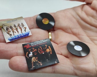 GIRLS ALOUD Miniatuuralbumset. Schaal 1/12. Handgemaakt.