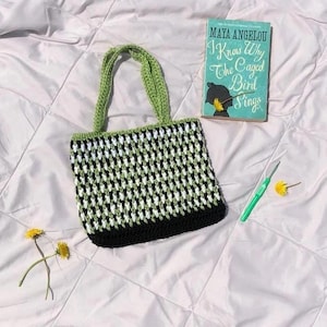 mini crochet tote bag pattern cute•digital pdf•downloadable•intermediate•minimalist•bookish gift•cottagecore mesh market bag•striped multi