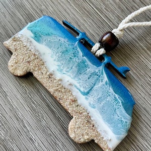 VW Bus Surfer Resin Art Ornament - hergestellt aus natürlichem FL Sand