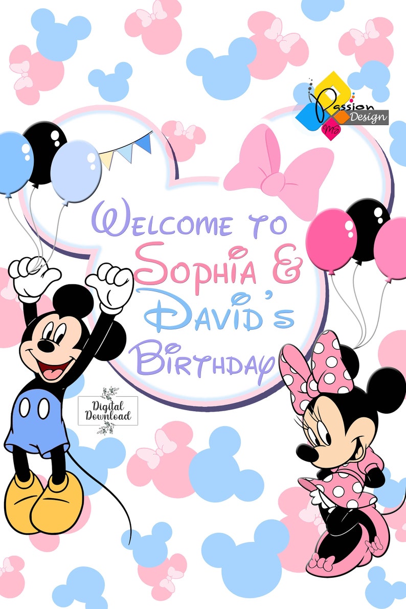 Pu&ograve; includere: Un invito di compleanno stampabile a tema Topolino e Minnie Mouse con il testo "Benvenuti a Sophia & David's Birthday". L'invito presenta i personaggi di Topolino e Minnie Mouse, palloncini e una forma di testa di Topolino.