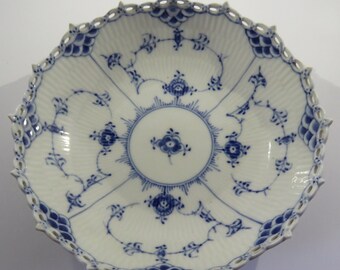 Royal Copenhagen Blue Fluted Half Lace no. 622. Tureen, Covered 