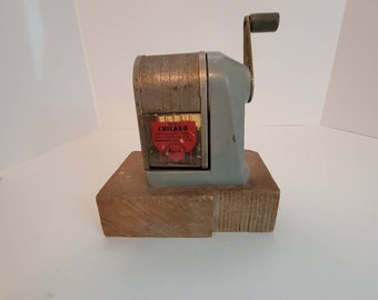 Vintage 1950s Apsco Deluxe Chicago Manual 1 Pencil Sharpener Mo. 51 MADE IN USA