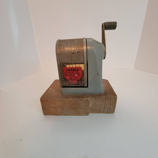 Vintage 1950s Apsco Deluxe Chicago Manual 1 Pencil Sharpener Mo. 51 MADE IN USA