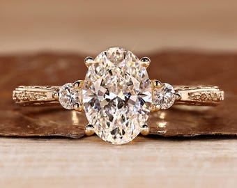 Oval Diamond 3 Stone Engagement Ring with Etched Detail, Tapered Wedding Ring for Her, Propose Ring, Handmade Engrave Detail by Diamondrensu