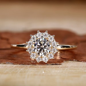Round Diamond Halo Engagement Ring for Women, 0.50 - 2 ct Lab Grown Diamond Wedding Ring, Comfort Fit Anniversary Gift, Promise Ring for Her