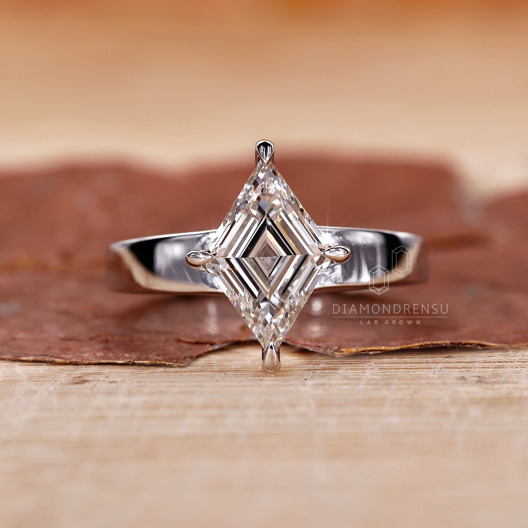 Anillo Solitario De Platino Con Diamante Creado En Laboratorio 0,70 Ct