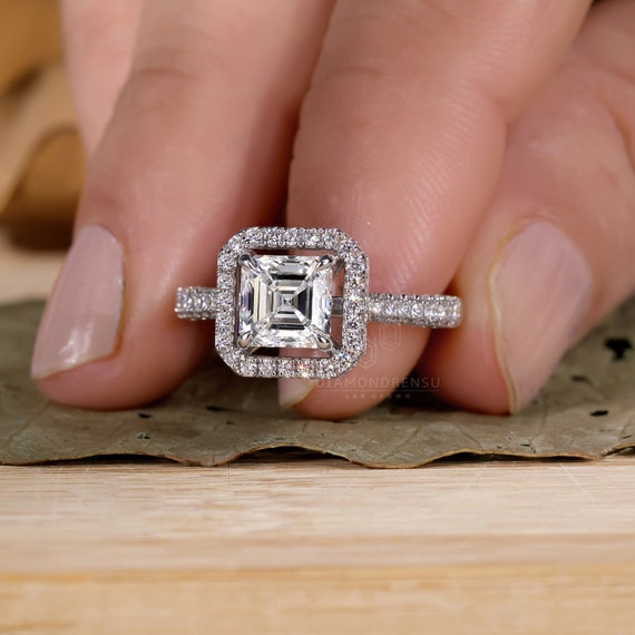 14 K Gold Asscher Cut Diamond Ring At Affordable Price