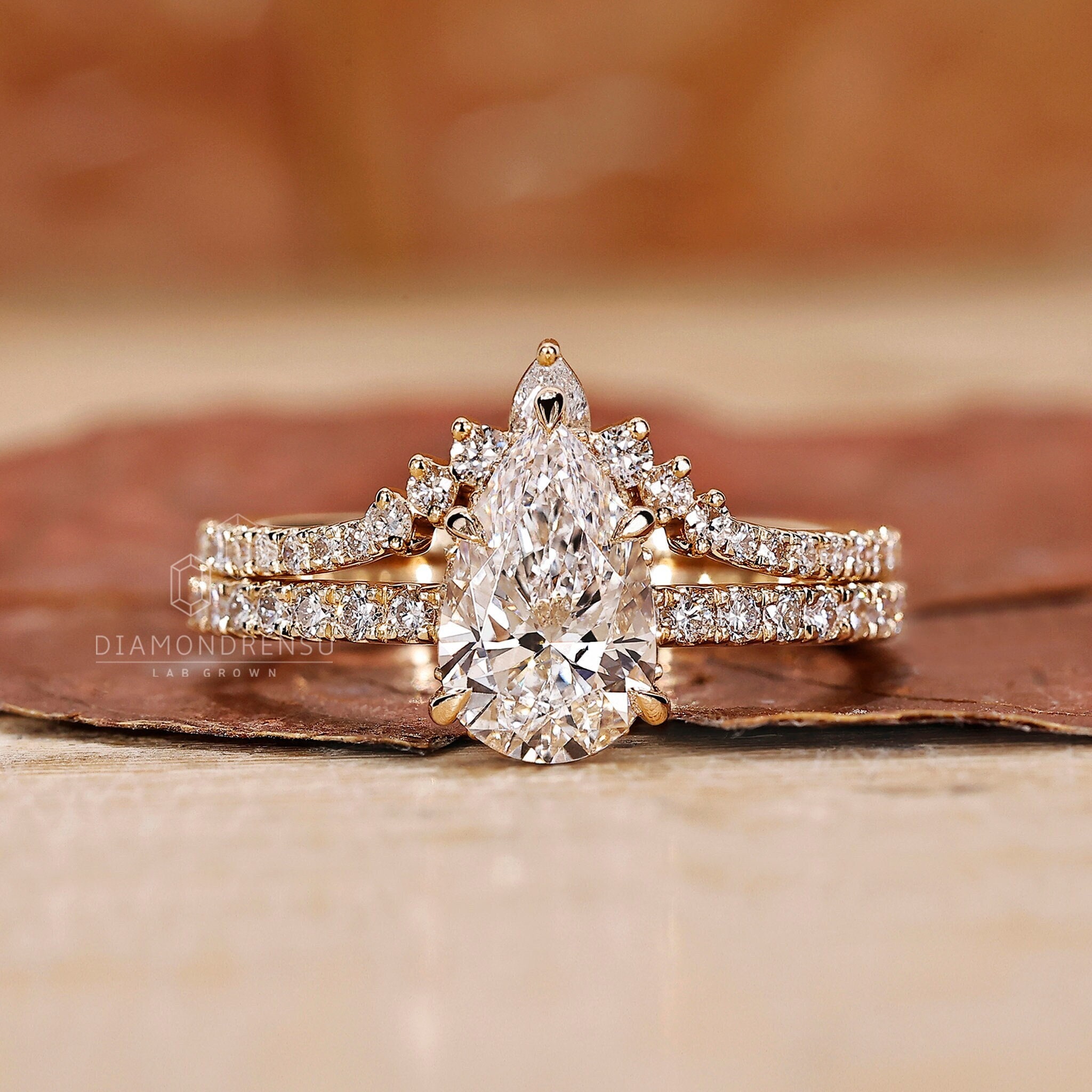 Anillo de compromiso de corte pera con alianza curva, conjunto de boda con  diamantes cultivados en laboratorio de 1 a 3 ct, conjunto nupcial para  mujer, regalo de aniversario. - Etsy México, image size:2048x2048