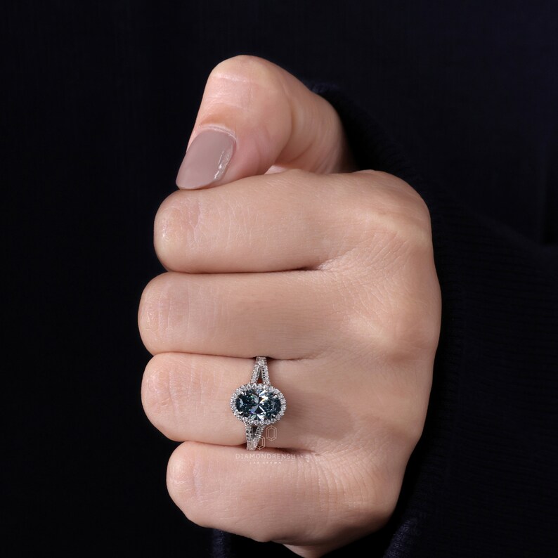 oval engagement ring