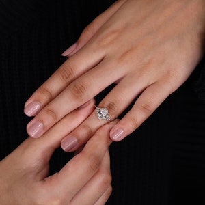 2 ct oval diamond ring for women
