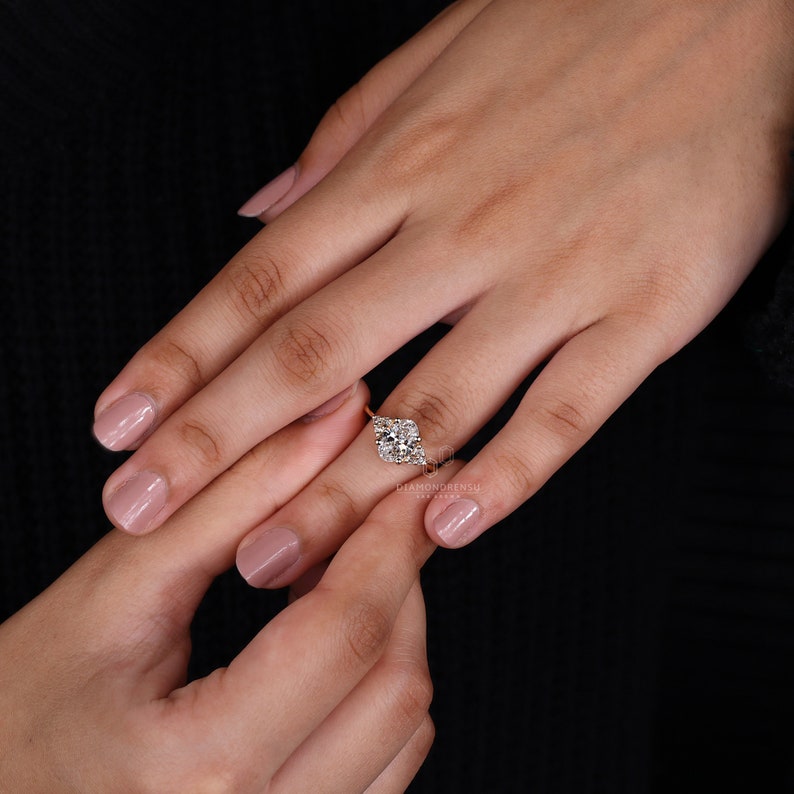 2 ct oval diamond ring for women