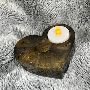 Tealight holder