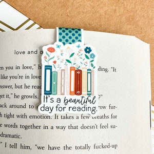 It's a Beautiful Day for Reading Magnetic Bookmark - Bookish Magnetic Bookmark - Book Lover Gift - Cute Magnetic Bookmark - Book Club