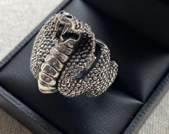 Sterling silver impressive cobra snake ring - UK Size T - US Size 9.5