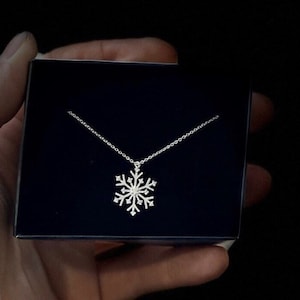 Snowflake 2025 charm necklace