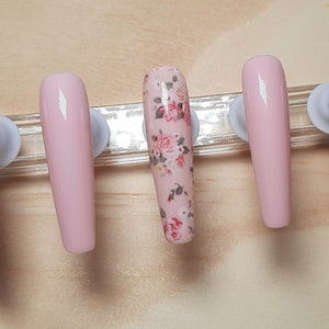 Pink & Floral Press-On Nails | Pink Nails | Press-Ons | Pastel Nails | Floral Nails | False Nails | Wedding Nails | Nails