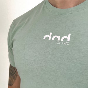 T-shirt dad of... personalisiert mit Namen Geschenk Bild 1