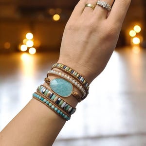 Pulsera con dijes de amazonita: envoltura de cuentas hecha a mano, pulsera bohemia multicapa de cuero de jaspe, joyería de 5 capas para niños con flores, regalo de espíritu libre