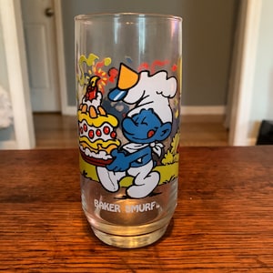 Vintage 1983 Baker Smurf Collectible Glass
