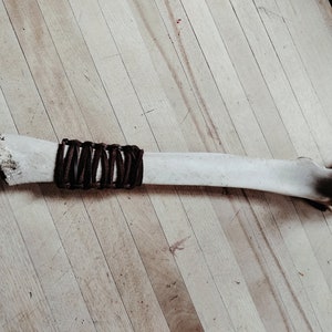 Dutch Oven Bone Handle Grabber