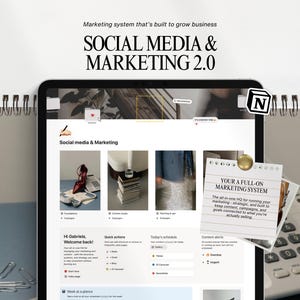 Könnte beinhalten: Ein digitales Tablet, das eine Marketing-System-Oberfläche mit dem Text "SOCIAL MEDIA & MARKETING 2.0" anzeigt. Der Bildschirm zeigt verschiedene Marketing-Tools und einen Notizblock mit dem Text "YOUR A FULL-ON MARKETING SYSTEM."