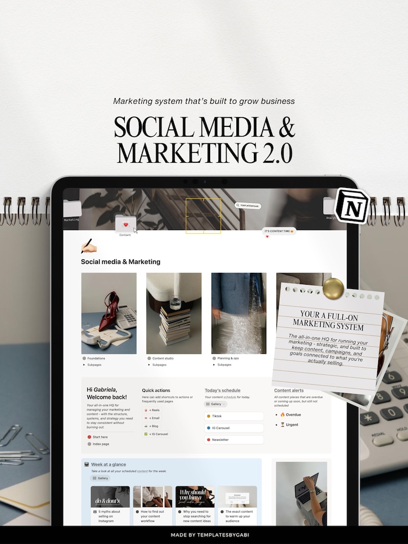 K&ouml;nnte beinhalten: Ein digitales Tablet, das eine Marketing-System-Oberfl&auml;che mit dem Text "SOCIAL MEDIA & MARKETING 2.0" anzeigt. Der Bildschirm zeigt verschiedene Marketing-Tools und einen Notizblock mit dem Text "YOUR A FULL-ON MARKETING SYSTEM."