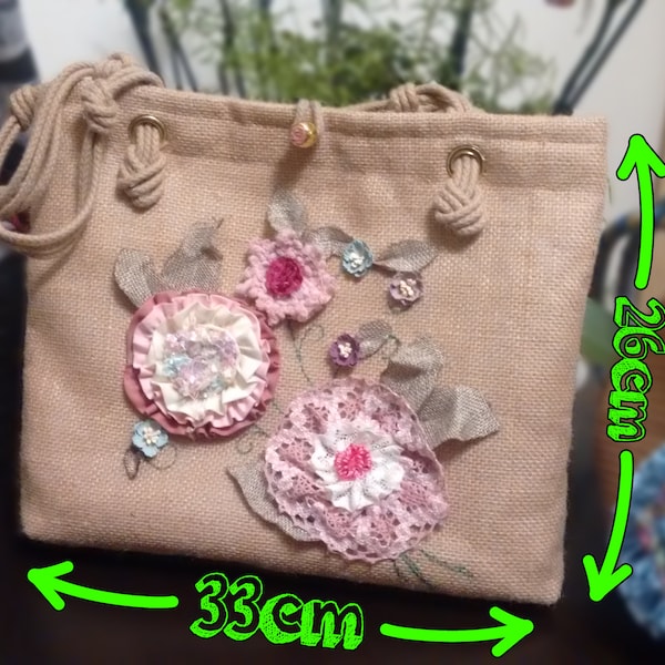 Voll handgemachter kurzer Sack im Taschenstil mit Blumen