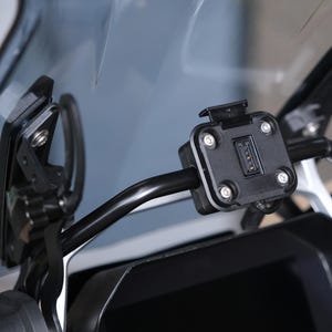 Bar Mount for Garmin Zumo XT/XT2, Effortless Installation, Sleek & Durable Design