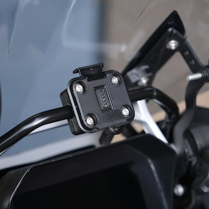 Garmin Zumo XT/XT2 Bar Mount, Effortless Installation, Sleek & Durable Design