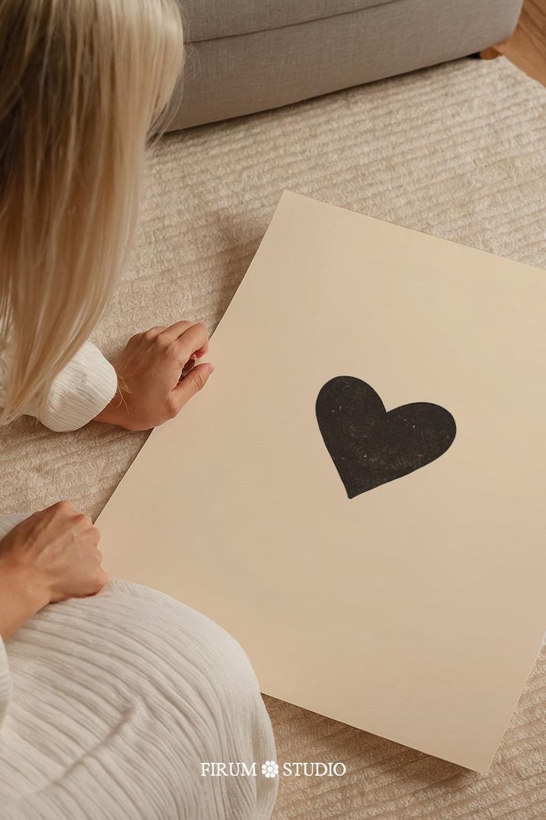 Minimalist Heart Beige and Black Downloadable Print, modern room decor. Neutral aesthetic printable wall art for bedroom or living room, minimalist digital poster. Includes printing guide