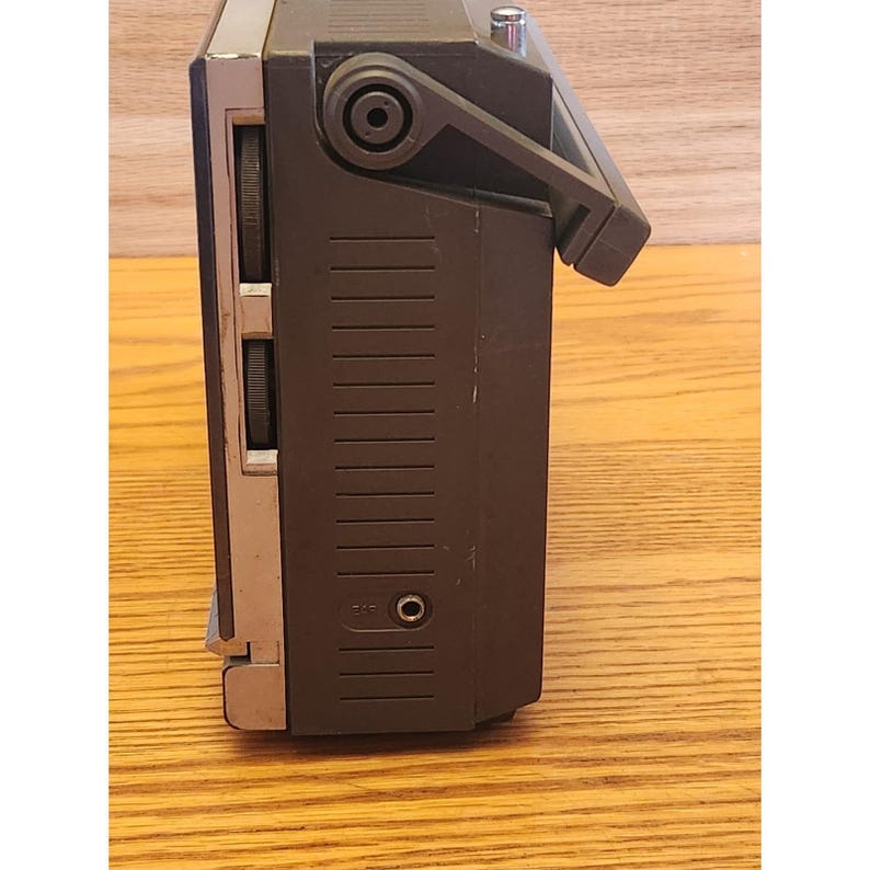 Vintage Emerson PM3910 AM FM Weatherband Portable Radio image 5