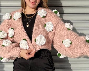 【新品タグつき】ROSY LUCE Cropped Knit Cardigan Handmade Chunky Knit Cropped Cardigan With White Roses - Etsy
