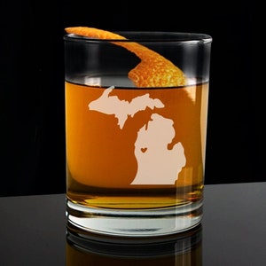 Personalized Michigan State Whiskey Glasses, Michigan Glass, Michigan Whiskey Glass, Michigan Gift, Michigan Fan