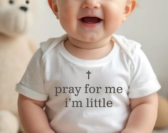 Combinaison bébé catholique | Priez pour moi, je suis petit, cadeau de baptême