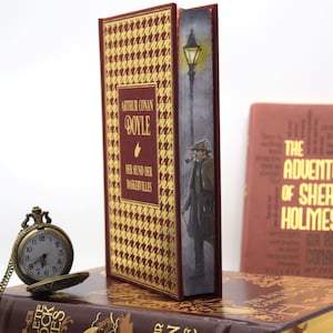 Der Hund von Baskerville von Arthur Conan Doyle: bemalter Buchschnitt (Fore-edge Painting), Sammleredition, Klassiker Buchausgabe, deutsch)