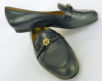 Etienne aigner womens vintage US 6.5 / UK 4.5 / EU 37 green small heel loafter slip on shoe
