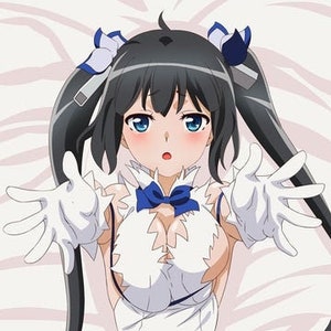 Hestia body pillow top