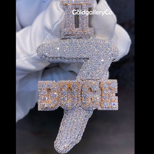 Colgante helado de 7 números hecho a medida 925 Plata de ley Cz / Diamante moissanita / Colgante Ice Out / Colgante 3D / Colgante personalizado