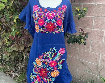 Floral Embroidered Dress. Mexican Embroidered Dress, Floral Dress Mexican Artisanal Dress. Colorful Embroidered Dress