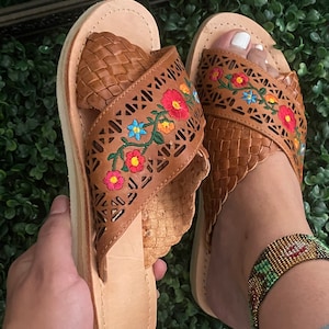 Mexican Huarache Sandals - Boho- Hippie - Vintage - Mexican - Leather - Shoes - Handmade - Gift for her - gift for mom - Slip on shoes