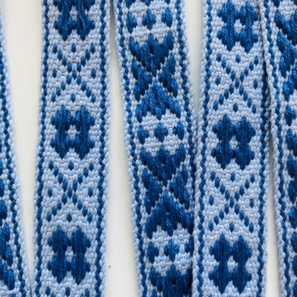 Inkle-woven band in Finnish design