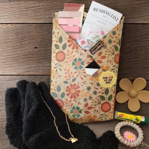 Blind Date With a Book Box, Mothers Day Gift, Gifts for Girlfriend, Bookish Gifts, Booktok, Bookish Bundle, Gifts for Book Lovers