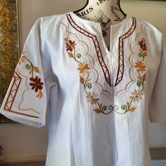 Vintage Mexican embroidered hippie blouse - image 1