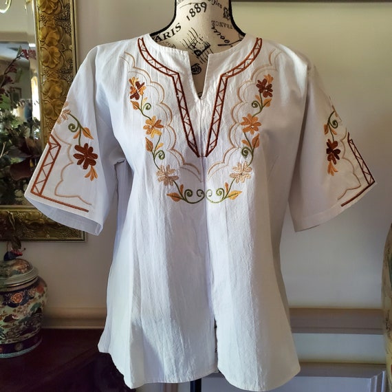 Vintage Mexican embroidered hippie blouse - image 2