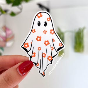 Cute Ghost Sticker, Kawaii Daisy Ghost Water Bottle Sticker, Spooky Cute Laptop Sticker, Halloween Sticker, Halloween Lover Gift