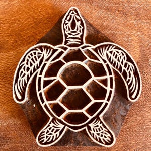 Handgeschnitzte Schildkröte aus Rosenholz Stempel, Keramik & Ton