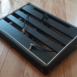 Handcrafted Levant/Bronco Black Tolex Guitar Pedalboard