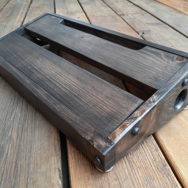 Handcrafted Guitar Pedalboard