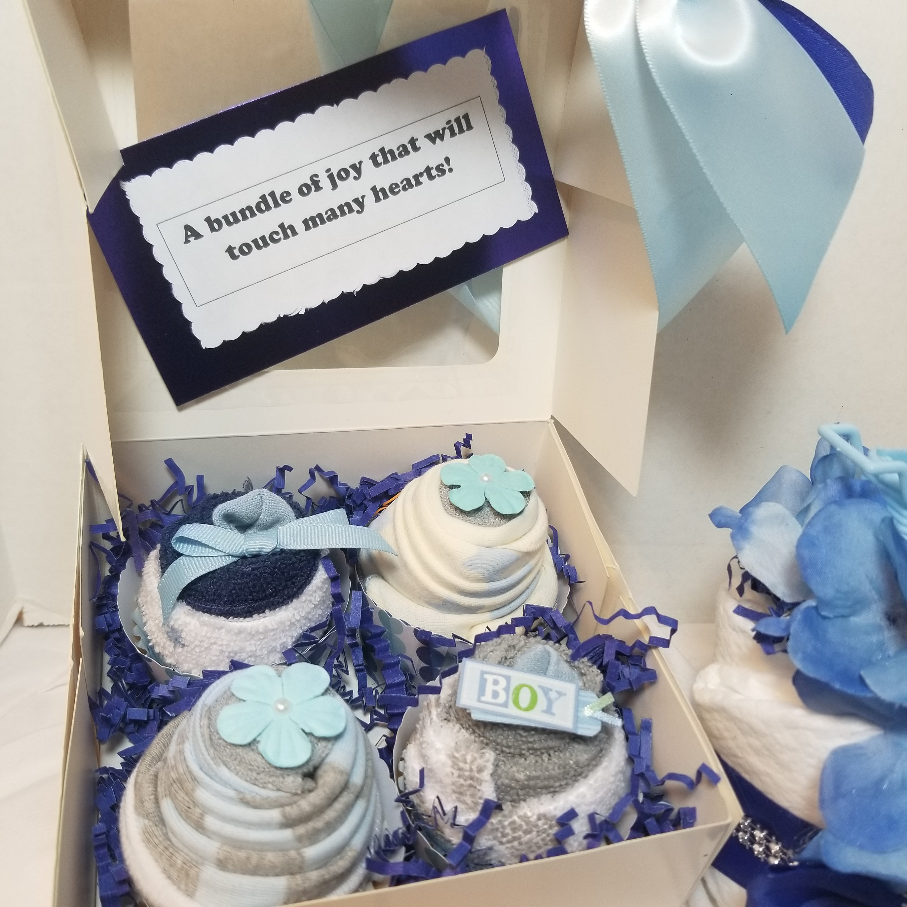 Baby Cupcake Gift Set: Bodysuit, Washcloths & Socks